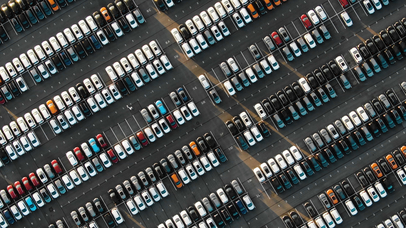 ateless parking can streamline ingress and egress, it also comes with distinct challenges.