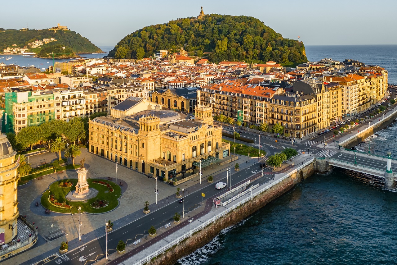 Donostia Implements Scalable Smart Parking Model with Real-Time Data and IoT Technology