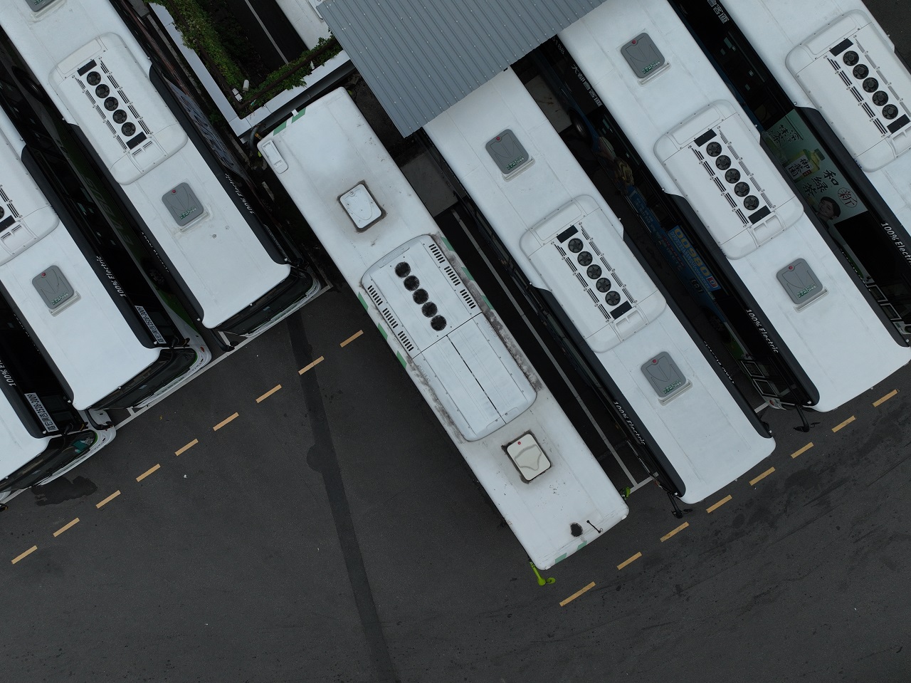 The financing platform will support electric bus and commercial fleet projects