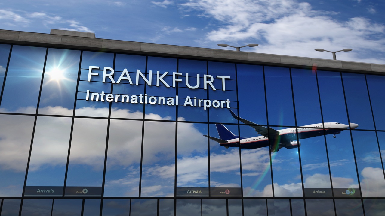 For the first time at Fraport, parking at the Terminal 3 curbside areas runs fully ticketless.