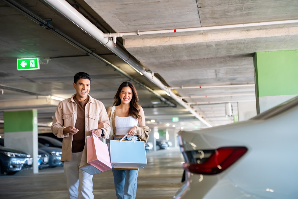 At Pingo Linda-a-Velha, Park-Car installed two Designa CONNECT IN SLIM and Designa CONNECT OUT SLIM terminals.