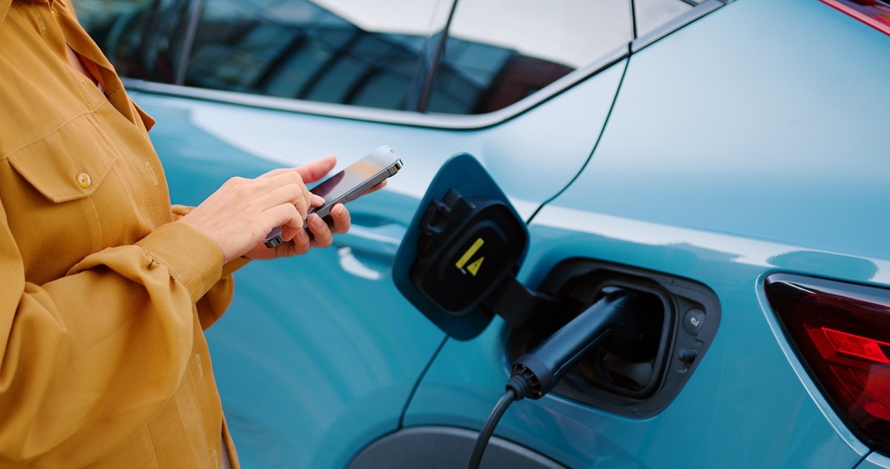 The new facility offers 24 high-powered charging points and strengthens EV charging infrastructure