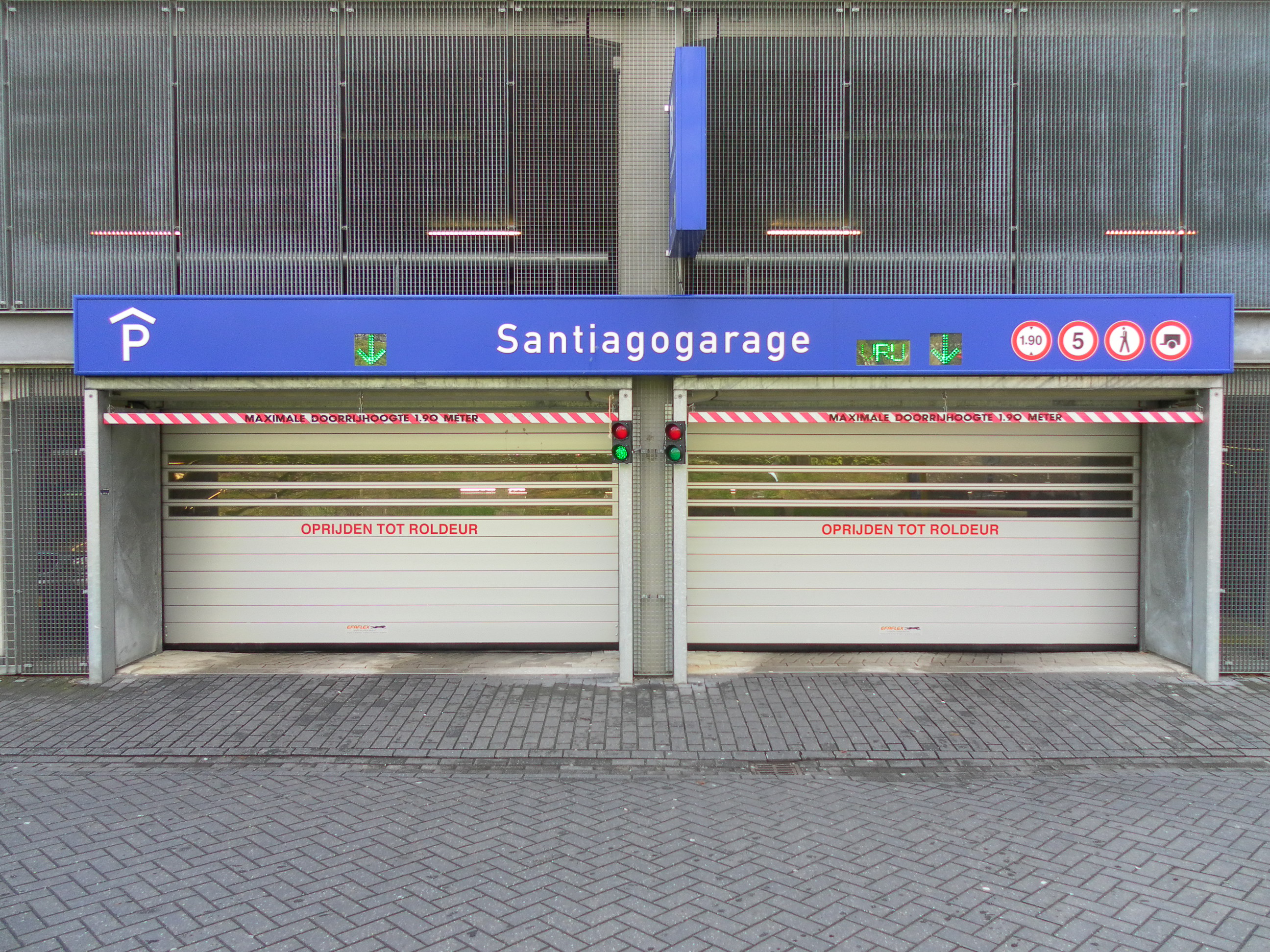 Almere equips car parks with a total 28 parking system doors