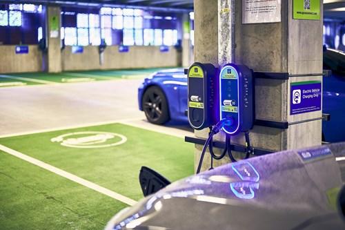 The deal will see Compleo UK deliver a further 1000 AC charging stations by the end of 2024.