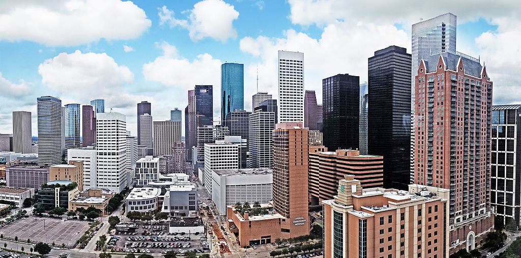 Henry Han, Panoramic Houston skyline, CC BY-SA 3.0