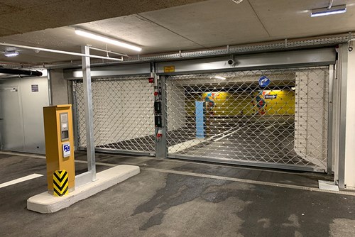 Gate parking lot