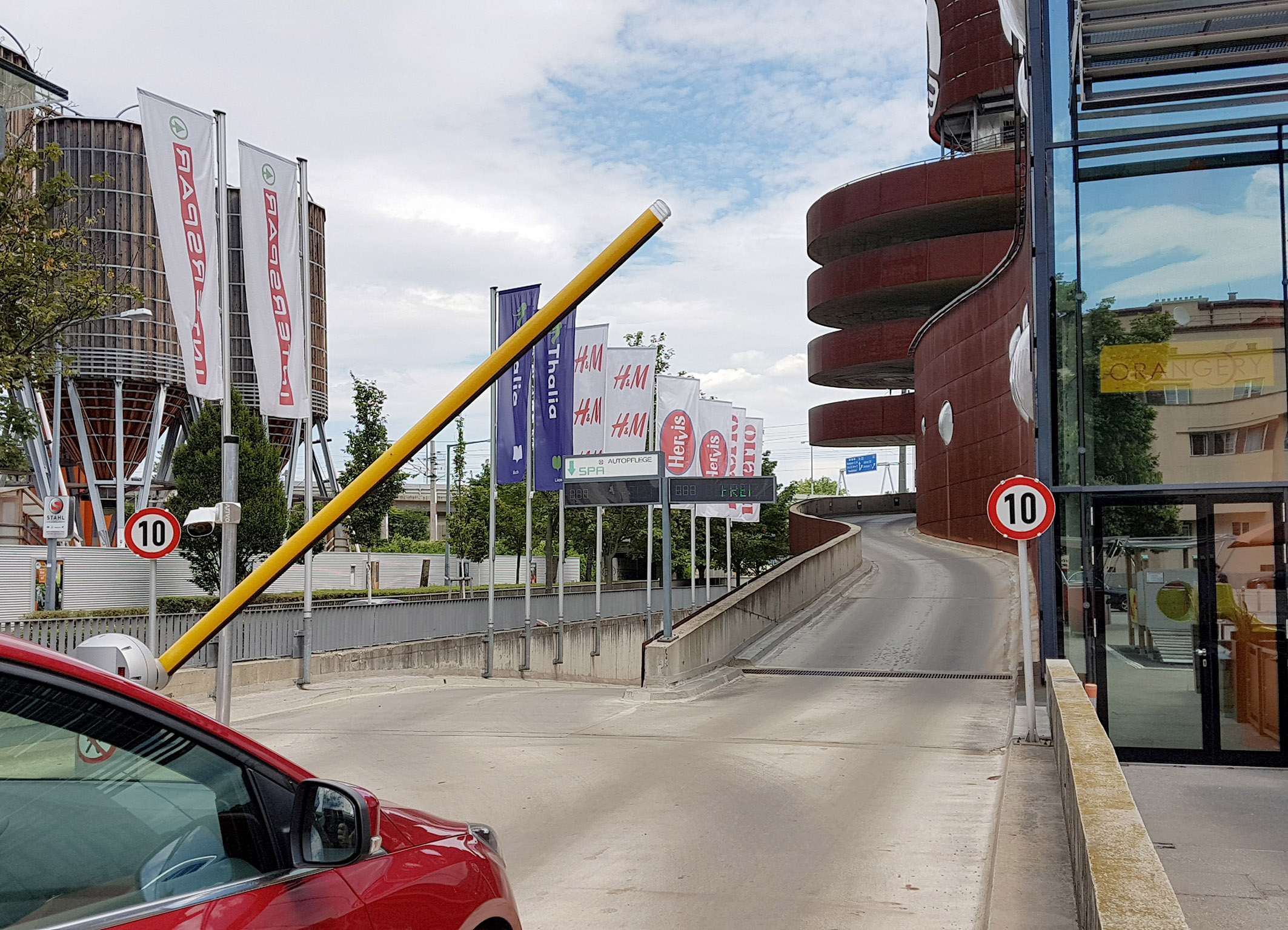 Arivo’s Automatic License Plate Recognition manages 610 parking spaces at the Q19 Center
