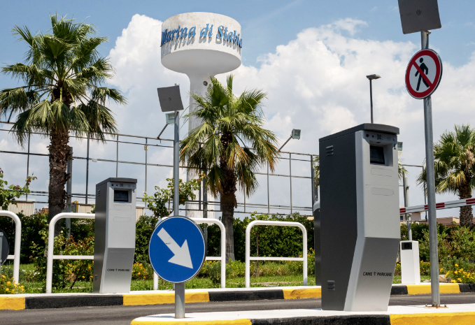 Six access points and 760 parking spaces are now managed by CAME's PKE system.