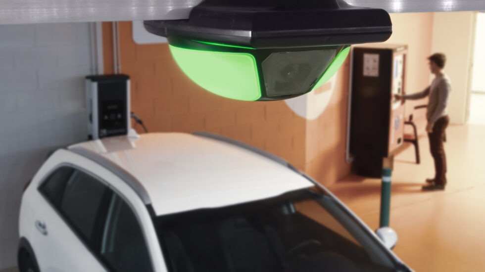 CamSensor not only records, but can also distinguish the shape of vehicles and their number plates thanks to high-standard image recognition software.