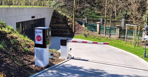 Schloss Hotel Mönchstein in Salzburg Parking entrance