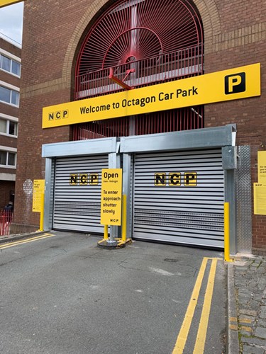 EFAFLEX high-speed ‘shutters’ were commissioned for a number of city centre locations and installed at the entrance and exit points. 
