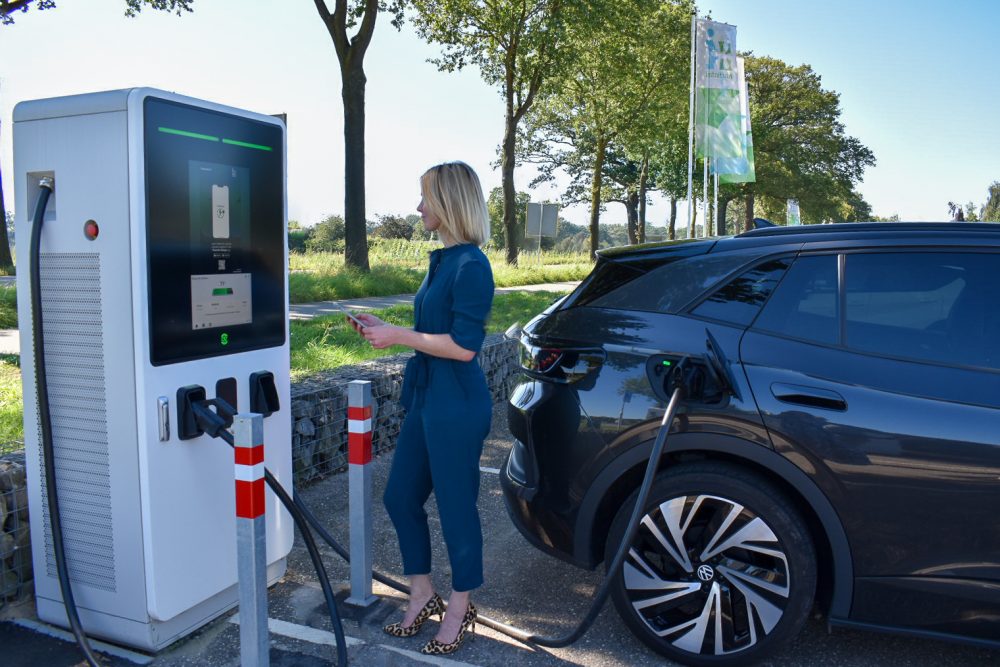 At PowerGo's charging stations, drivers of electric vehicles (EVs) can charge in a short time with solar energy from Dutch soil.
