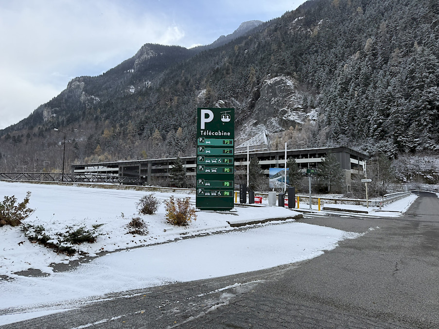 Orelle Cableway Parking, France