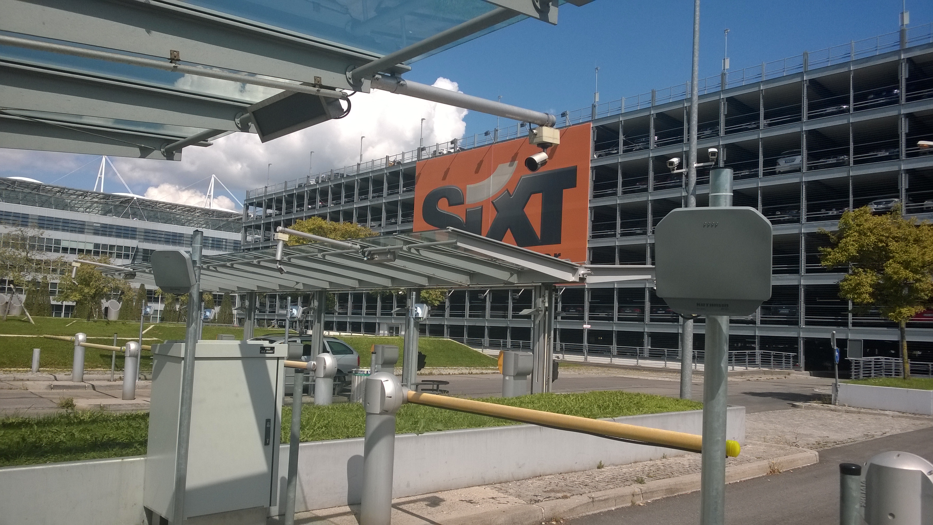 Kathrein RFID equips Munich Airport with RFID UHF AVI 
