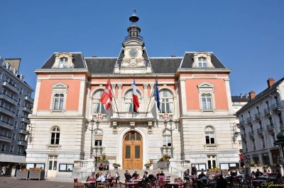 Exterior of Chambery Marie, town hall with flags