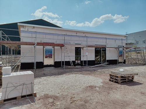 image of a facility building at Wolfsburg parking