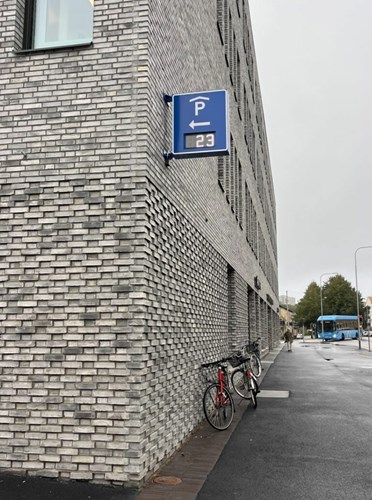 Parking guidance system for a parking facility