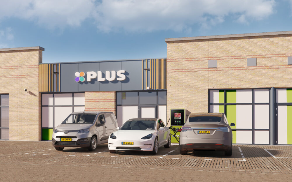 Impression of the fast chargers at PLUS
