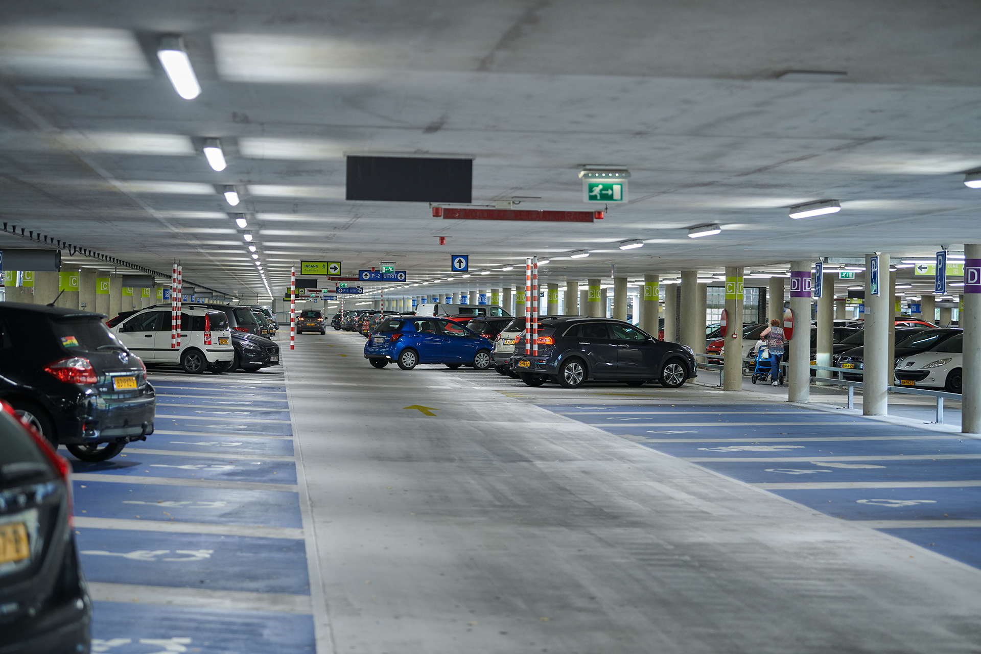 Increasing lighting quality, reducing costs: TRILUX refurbishes the parking garage of the Zuyderland Medical Center with 1,500 Aragon Fit LED luminaires.