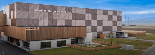 TRILUX Illuminates Europe’s Largest Wooden Parking Garage: Hargassner Expands Site with Sustainable Construction TRILUX Illuminates Europe’s Largest Wooden Parking Garage: Hargassner Expands Site with Sustainable Construction